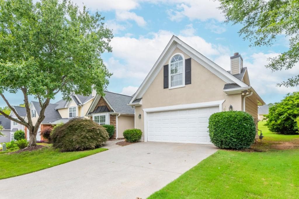 3 bedroom, 2 bathroom, 1,785 sq ft single family residence sold at 2613 Watercrest Court, Marietta, GA 30062