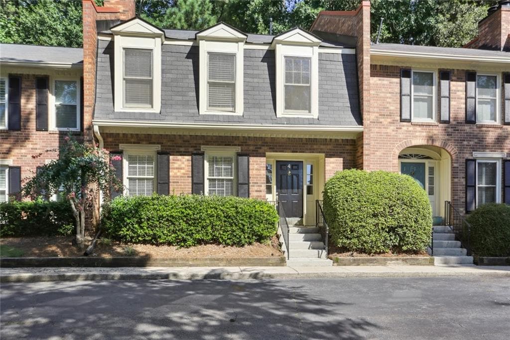 4 King James Place, Atlanta, GA 30342 — most recent listing photo