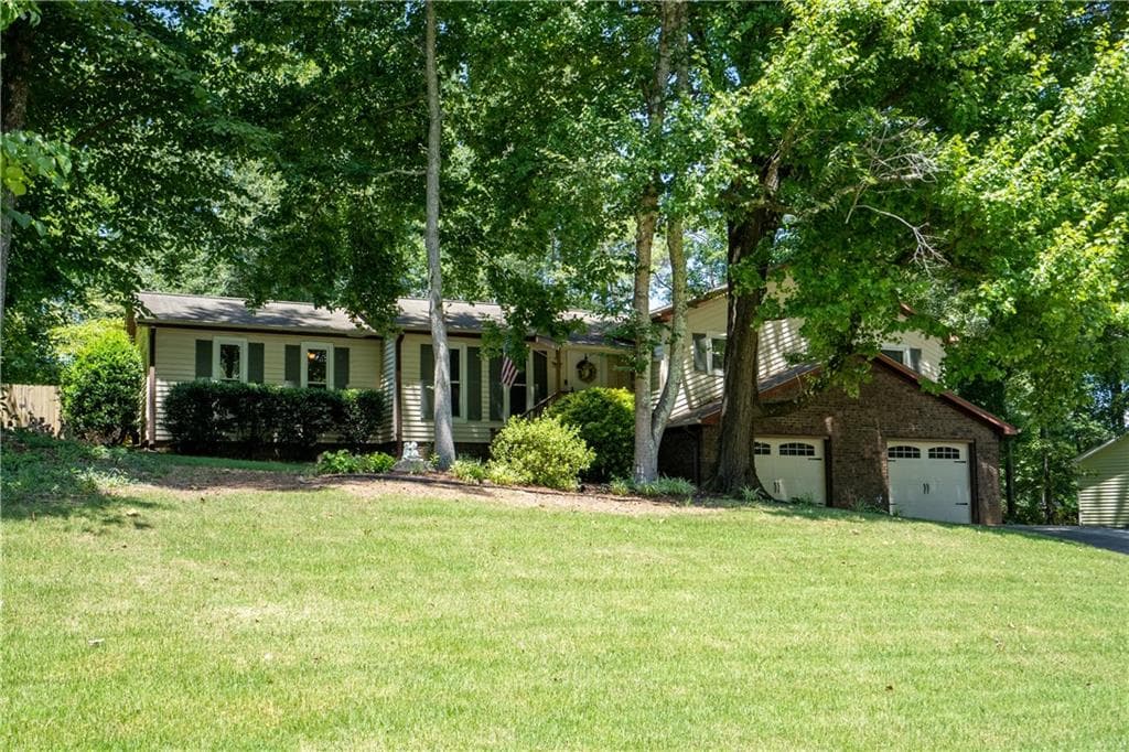534 RIVERCREST Drive, Woodstock, GA 30188 — most recent listing photo