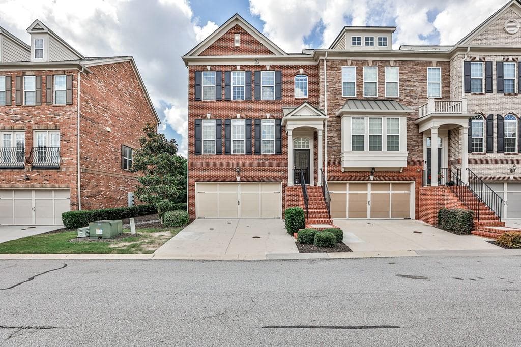 3 bedroom, 4 bathroom, 2,692 sq ft townhouse sold at 2420 Hadlow Lane 24, Atlanta, GA 30339