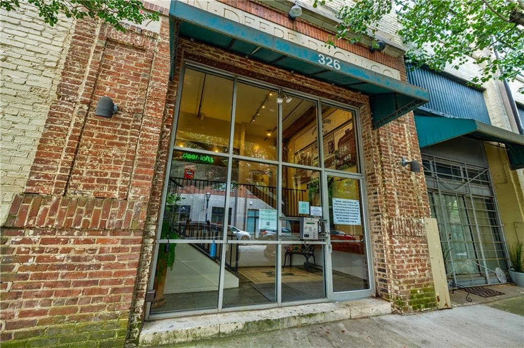 2 bedroom, 1 bathroom, 1,087 sq ft condominium sold at 326 Nelson Street 203, Atlanta, GA 30313