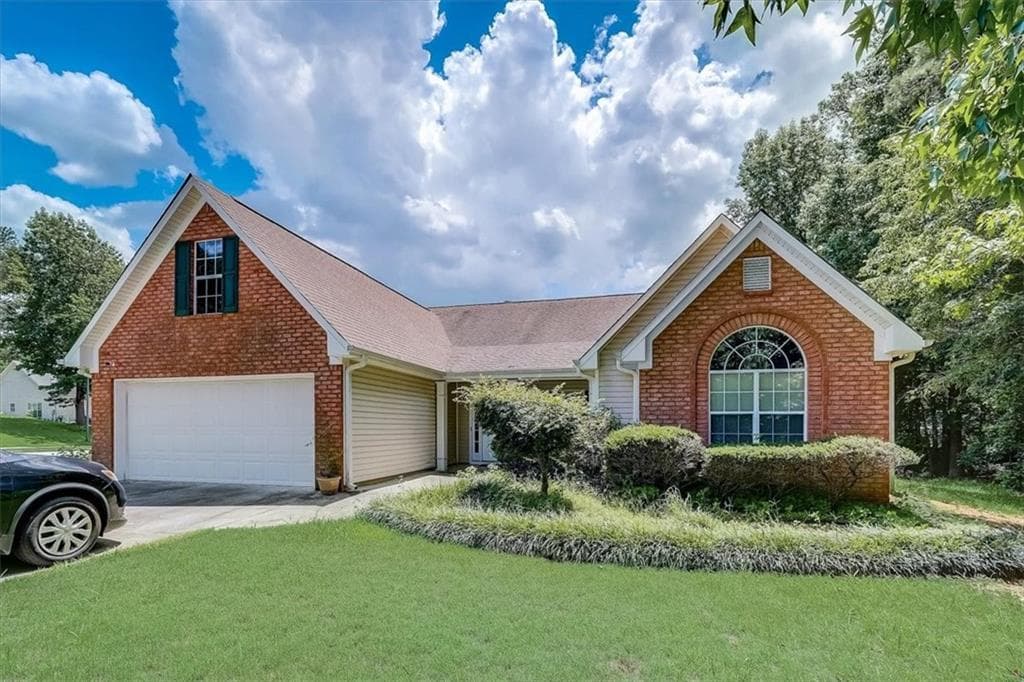 3 bedroom, 2 bathroom, 2,638 sq ft single family residence sold at 2725 Lenora Springs Drive, Snellville, GA 30039