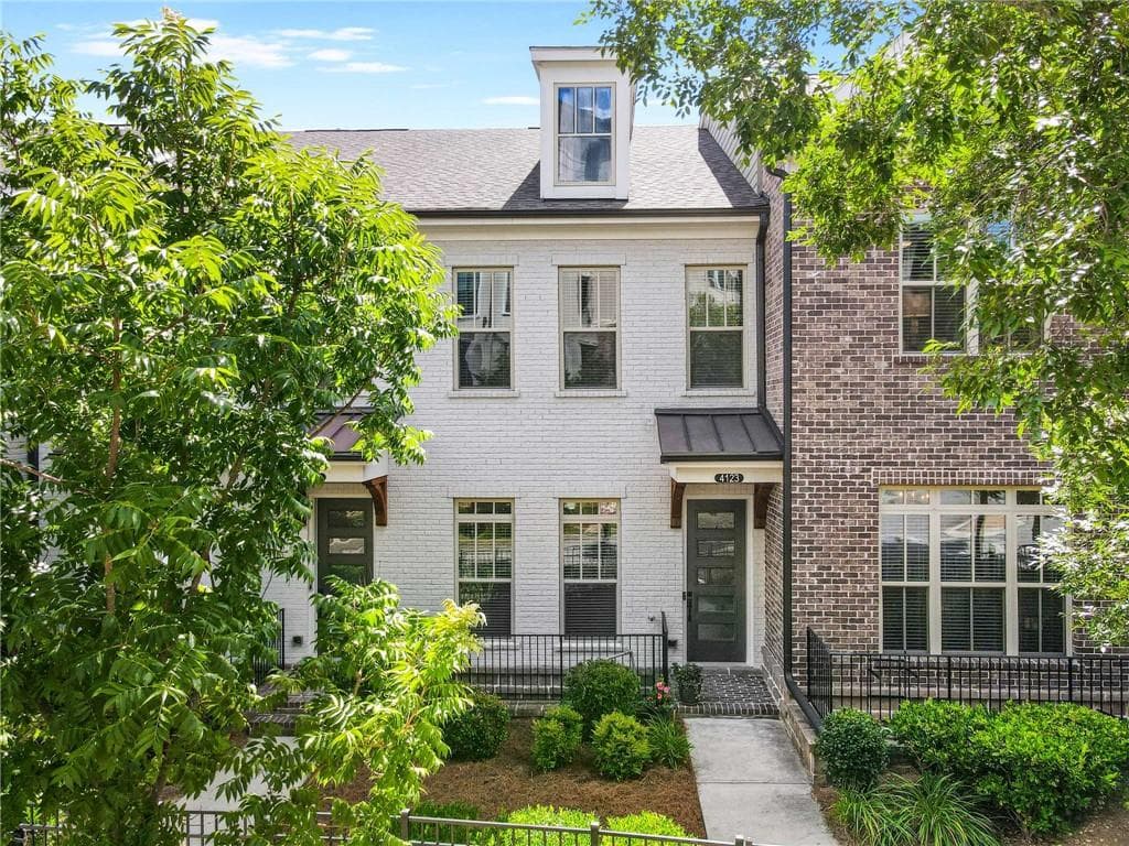 3 bedroom, 4 bathroom, 2,305 sq ft townhouse sold at 4123 Township Parkway, Atlanta, GA 30342