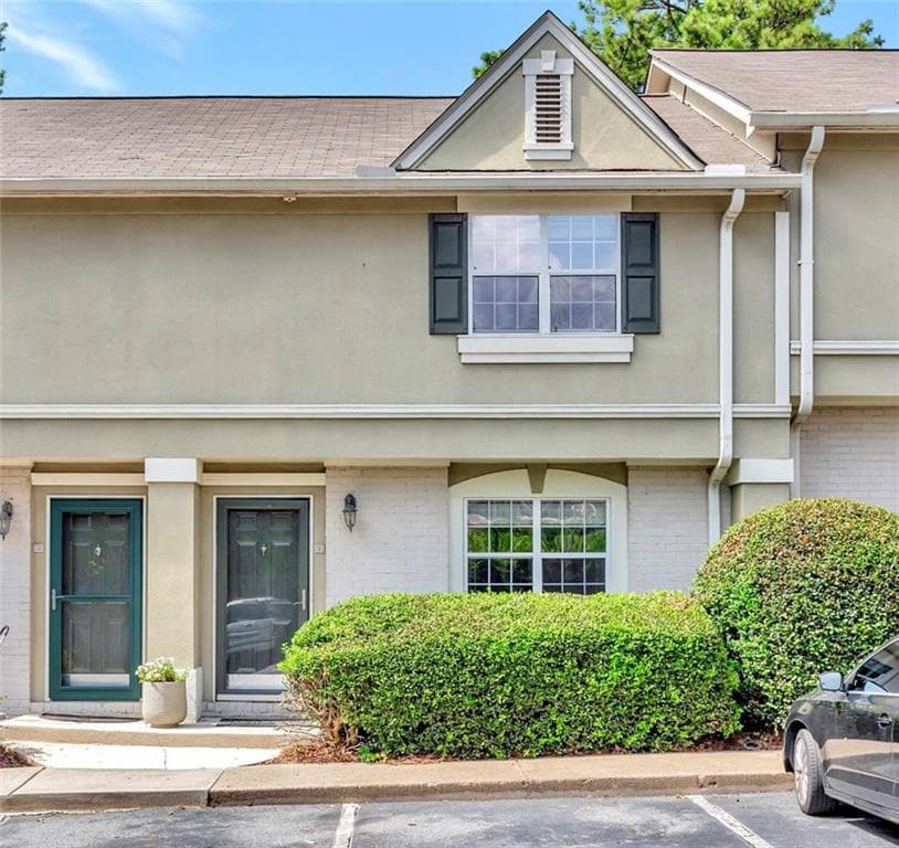 2 bedroom, 3 bathroom, 1,324 sq ft condominium sold at 6900 Roswell Road F4, Atlanta, GA 30328