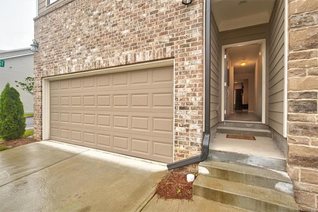 3 bedroom, 3 bathroom, 2,032 sq ft townhouse sold at 383 Mulberry Row, Atlanta, GA 30354