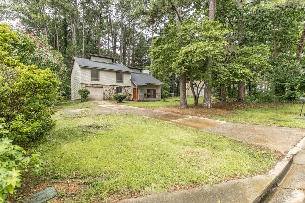 6740 Creekmoor Lane, Riverdale, GA 30296 — most recent listing photo