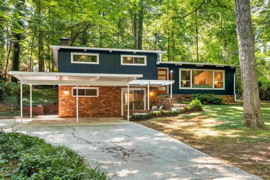 3 bedroom, 3 bathroom, 2,024 sq ft single family residence sold at 3367 Thornewood Drive, Atlanta, GA 30340