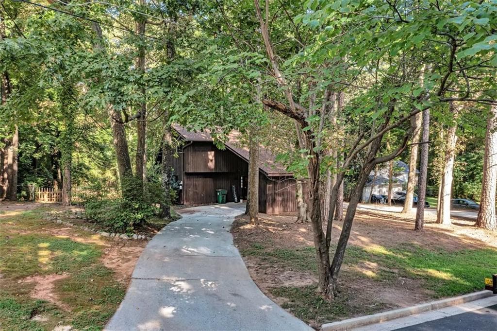 552 Edgefield Drive, Stone Mountain, GA 30087 — most recent listing photo