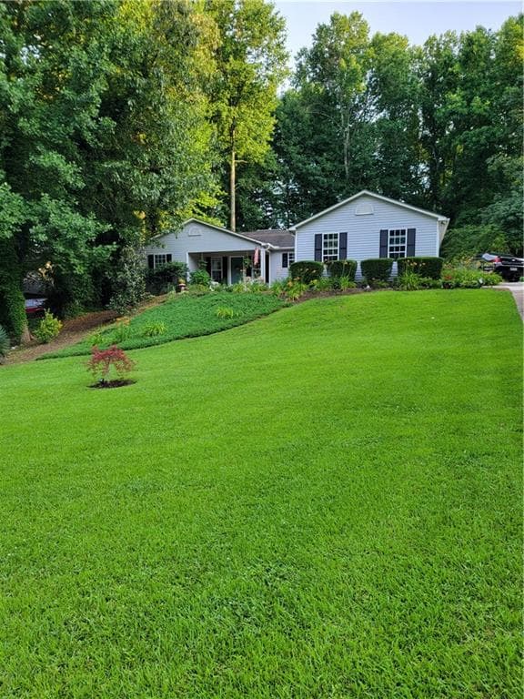3 bedroom, 2 bathroom, 1,593 sq ft single family residence sold at 4340 Oak Creek Drive, Gainesville, GA 30506