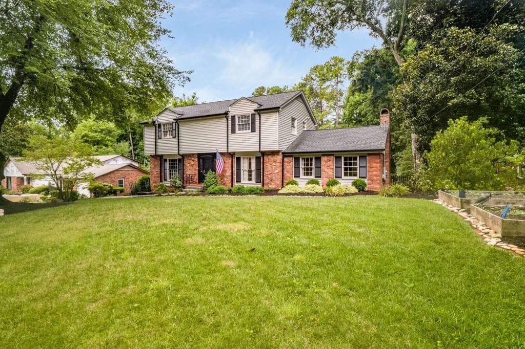 710 Starlight Drive, Atlanta, GA 30342 — most recent listing photo