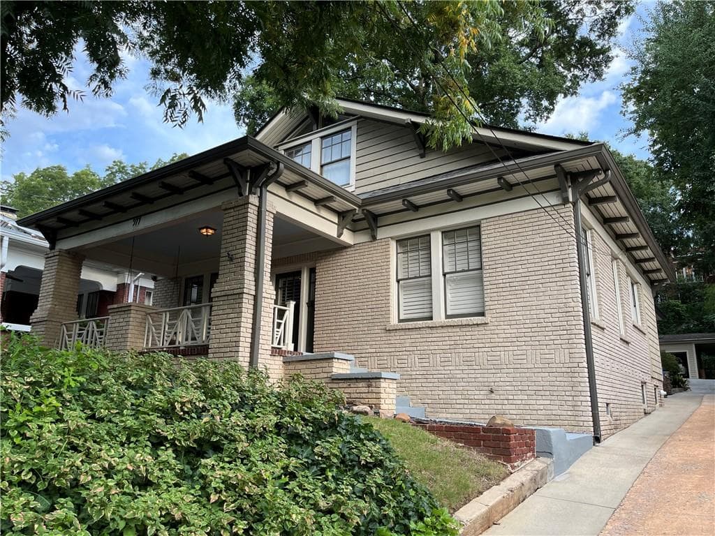 4 bedroom, 3 bathroom, 2,713 sq ft single family residence sold at 977 Blue Ridge Avenue, Atlanta, GA 30306