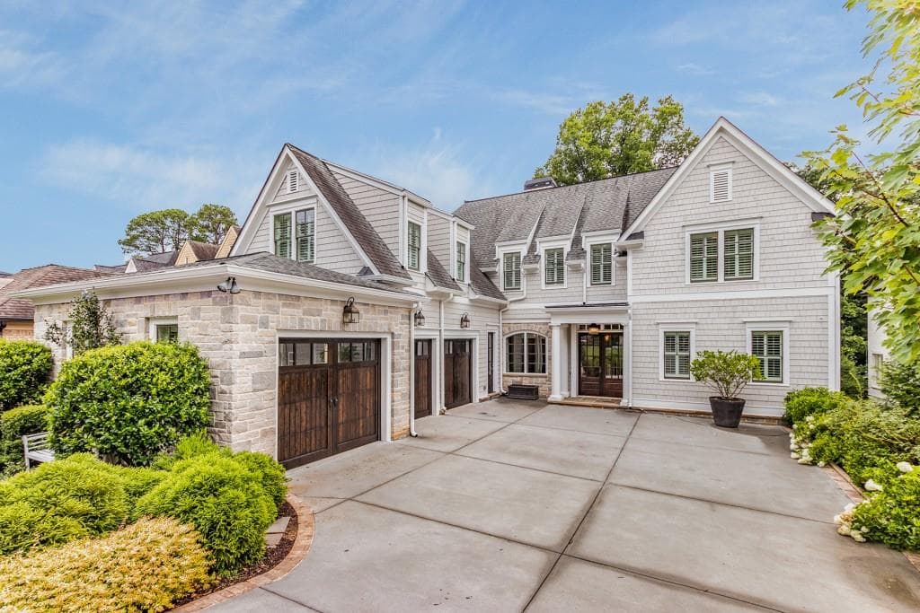 7 bedroom, 7 bathroom, 6,944 sq ft single family residence sold at 4724 E CONWAY Drive, Atlanta, GA 30327