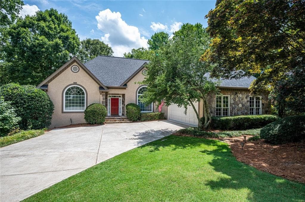 6 bedroom, 4 bathroom, 5,304 sq ft single family residence sold at 186 Colonial Drive, Woodstock, GA 30189