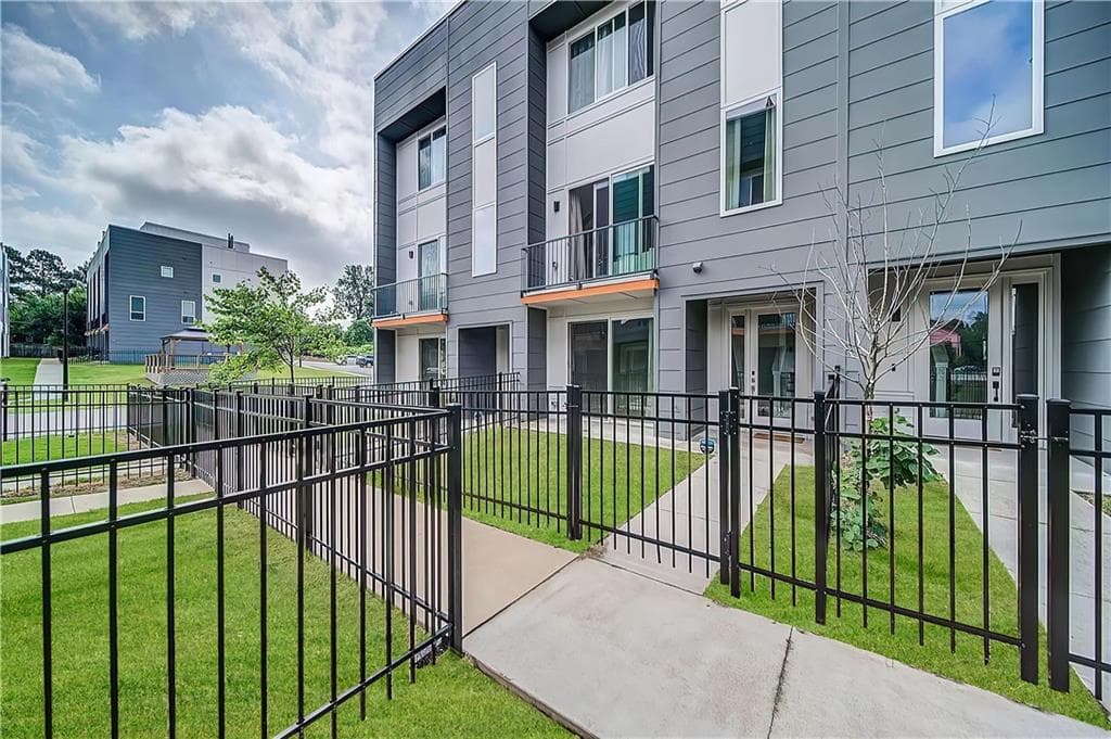 3 bedroom, 4 bathroom, 2,313 sq ft townhouse sold at 1617 Three Cabins Drive, Atlanta, GA 30317