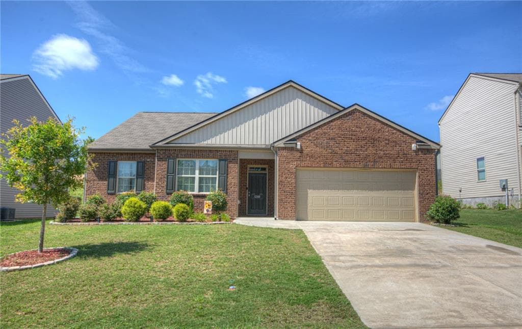 3280 Heatherwood Drive, Gainesville, GA 30507 — most recent listing photo