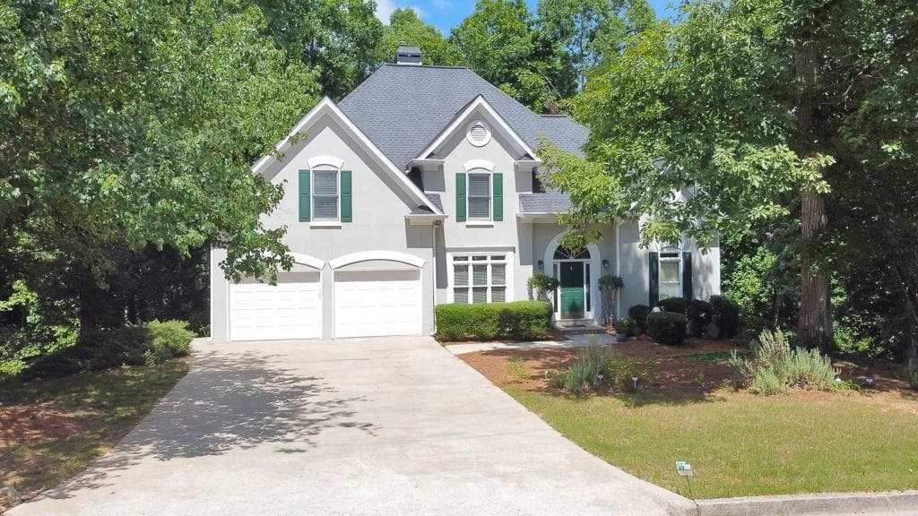5 bedroom, 5 bathroom, 4,519 sq ft single family residence sold at 5010 Lake Hollow, Douglasville, GA 30135