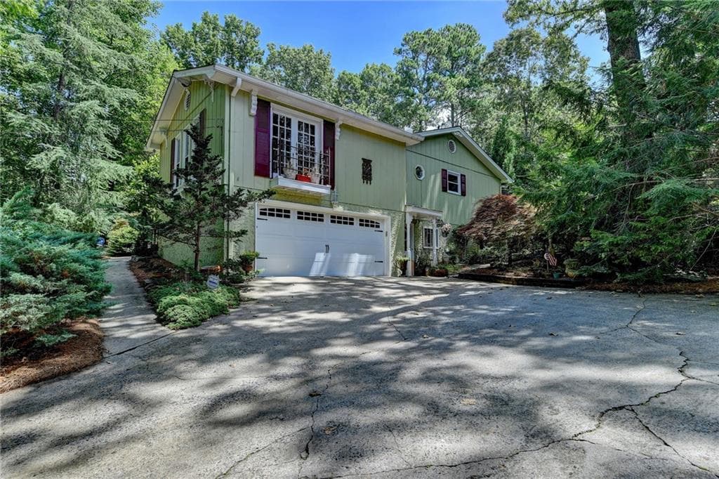519 Lakeshore Drive, Berkeley Lake, GA 30096 — most recent listing photo