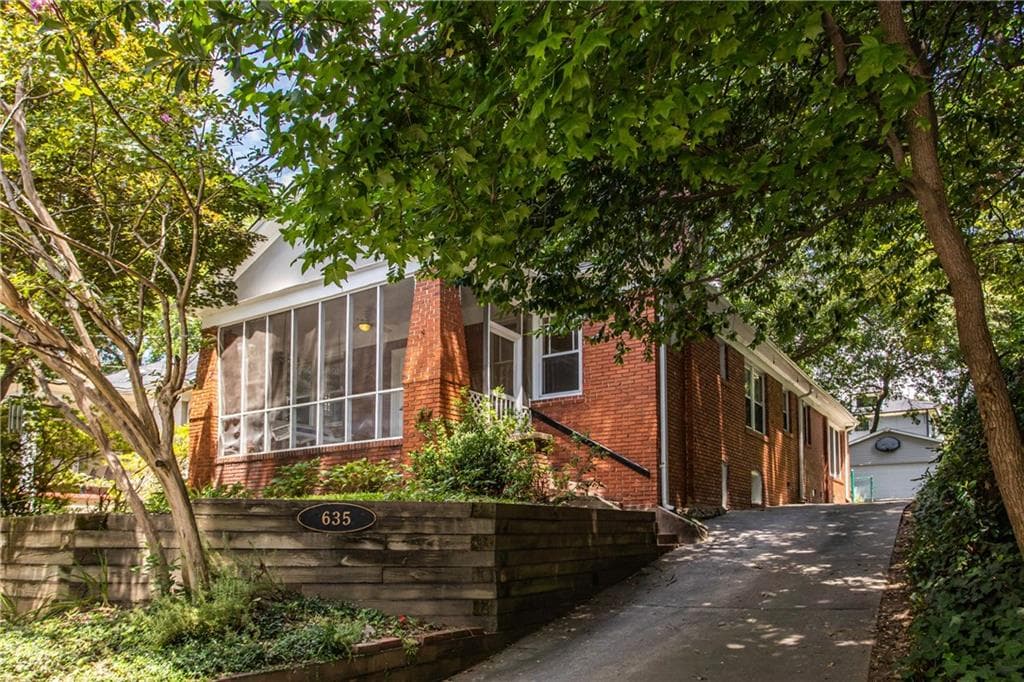 3 bedroom, 2 bathroom, 2,059 sq ft single family residence sold at 635 Somerset Terrace, Atlanta, GA 30306