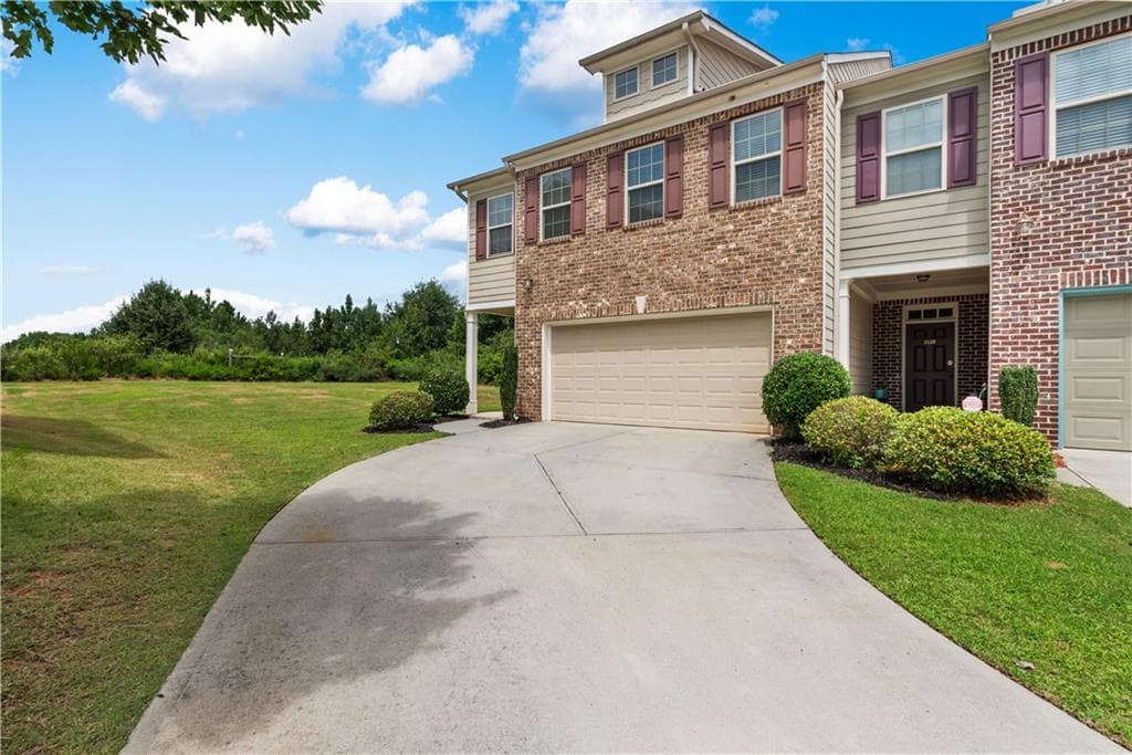 3 bedroom, 3 bathroom, 2,182 sq ft townhouse sold at 2536 Morgan Chase Drive, Buford, GA 30519