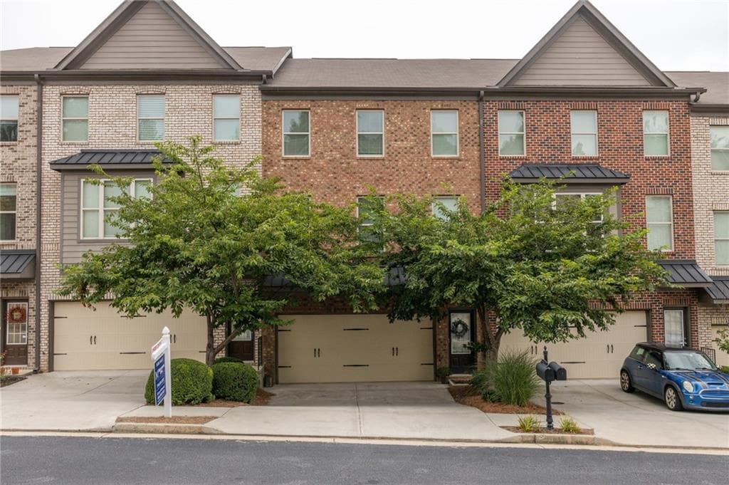 3 bedroom, 4 bathroom, 2,438 sq ft townhouse sold at 1146 Laurel Valley Court, Buford, GA 30519