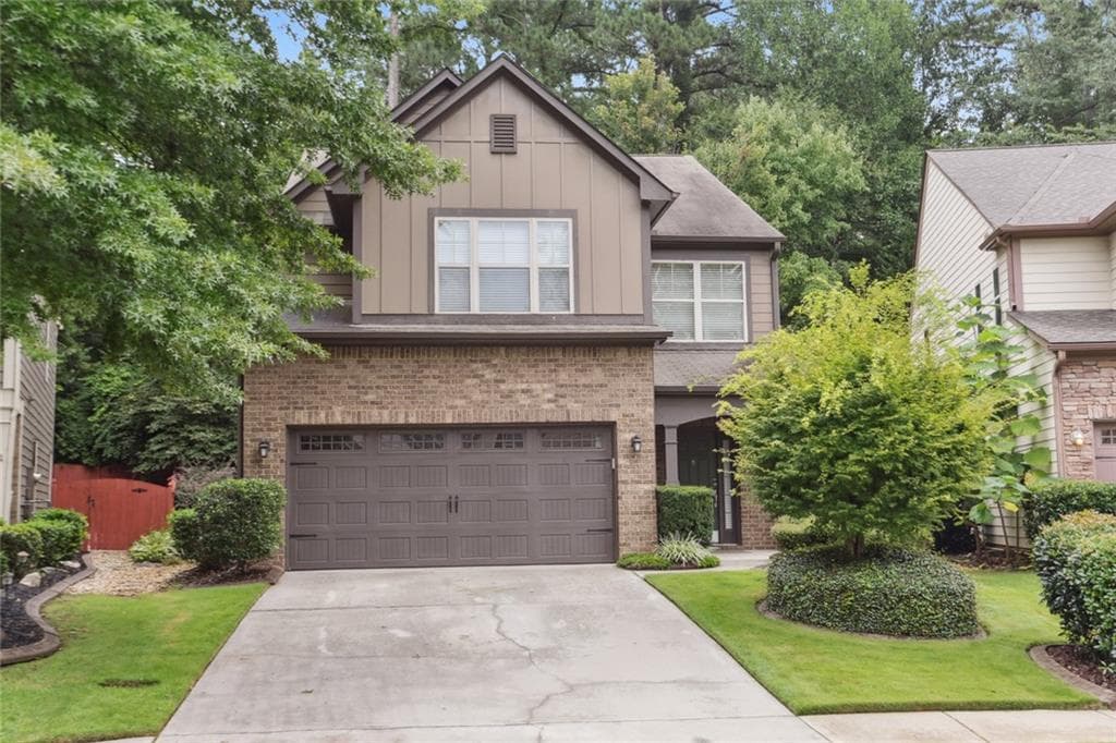 3 bedroom, 3 bathroom, 2,024 sq ft single family residence sold at 914 Silver Lake Drive, Acworth, GA 30102