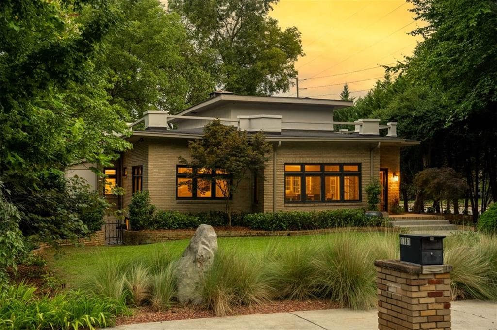 5 bedroom, 4 bathroom, 4,137 sq ft single family residence sold at 1181 Fairview Road, Atlanta, GA 30306
