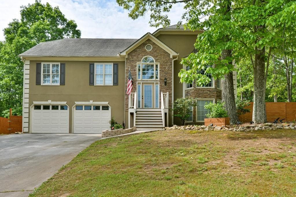 4 bedroom, 3 bathroom, 2,536 sq ft single family residence sold at 15 Vintage Court, Cartersville, GA 30120