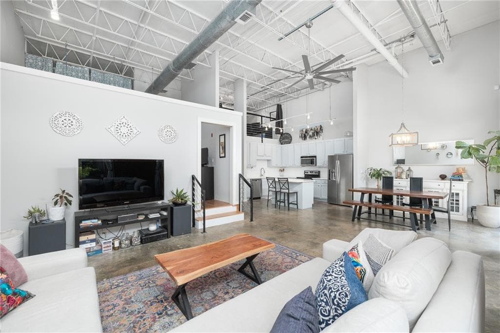 1 bedroom, 1 bathroom, 1,090 sq ft condominium sold at 174 Chester Avenue 120, Atlanta, GA 30316