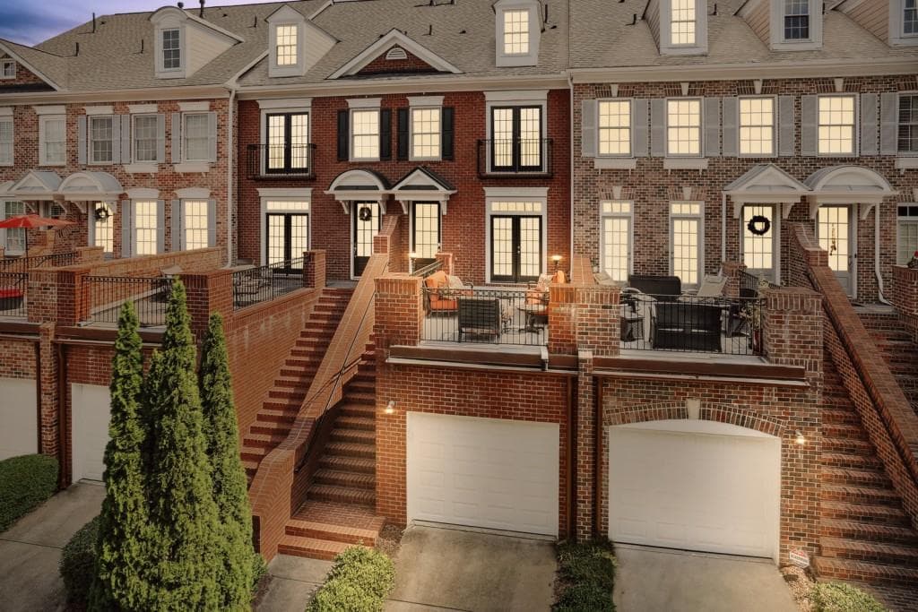 2 bedroom, 3 bathroom, 1,800 sq ft condominium sold at 6007 Waters Edge Trail, Roswell, GA 30075
