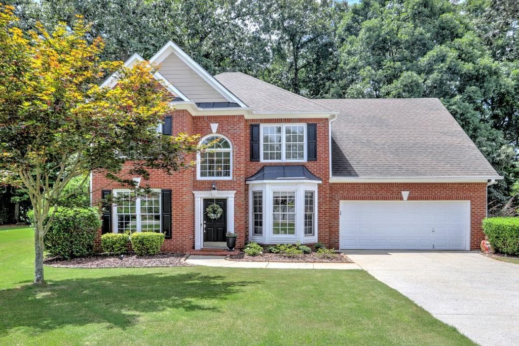 4 bedroom, 3 bathroom, 2,444 sq ft single family residence sold at 6010 Hampton Bluff Way, Roswell, GA 30075
