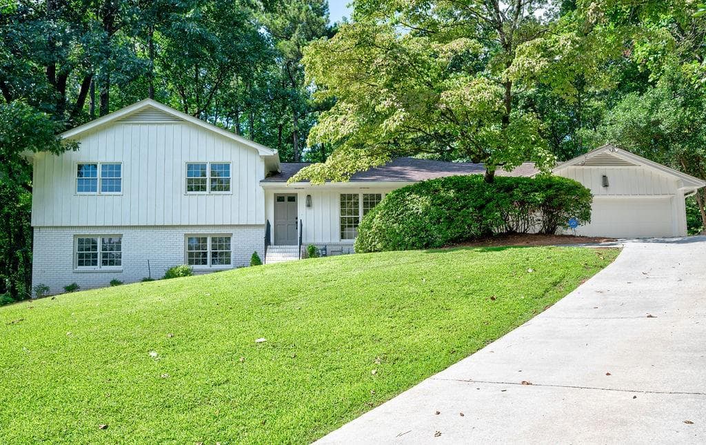 4020 W Candler Lake Court, Brookhaven, GA 30319 — most recent listing photo
