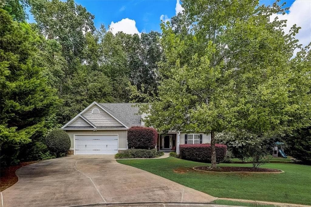 3 bedroom, 2 bathroom, 3,898 sq ft single family residence sold at 271 Chandler Ridge Drive, Douglasville, GA 30134