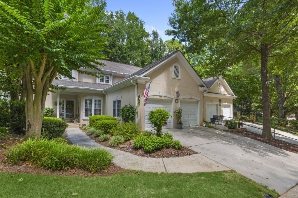 3 bedroom, 3 bathroom, 2,886 sq ft townhouse sold at 702 S River Farm Drive, Johns Creek, GA 30022
