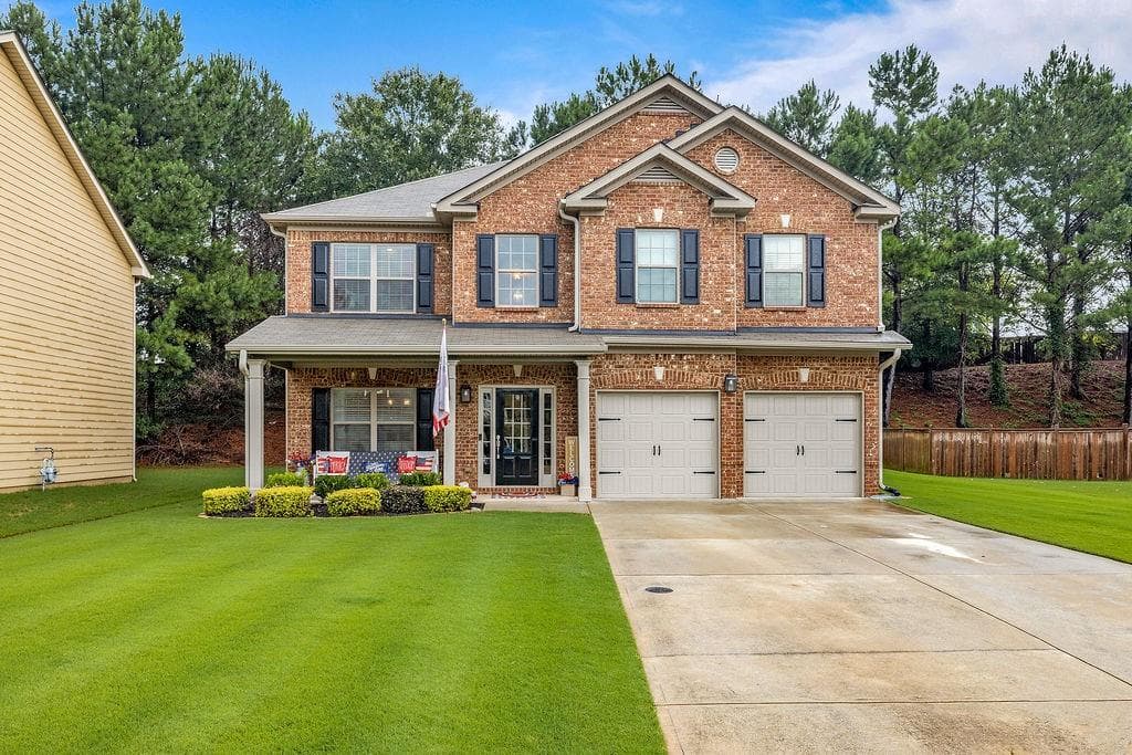 4 bedroom, 3 bathroom, 2,488 sq ft single family residence sold at 5719 Berkshire Trace, Braselton, GA 30517