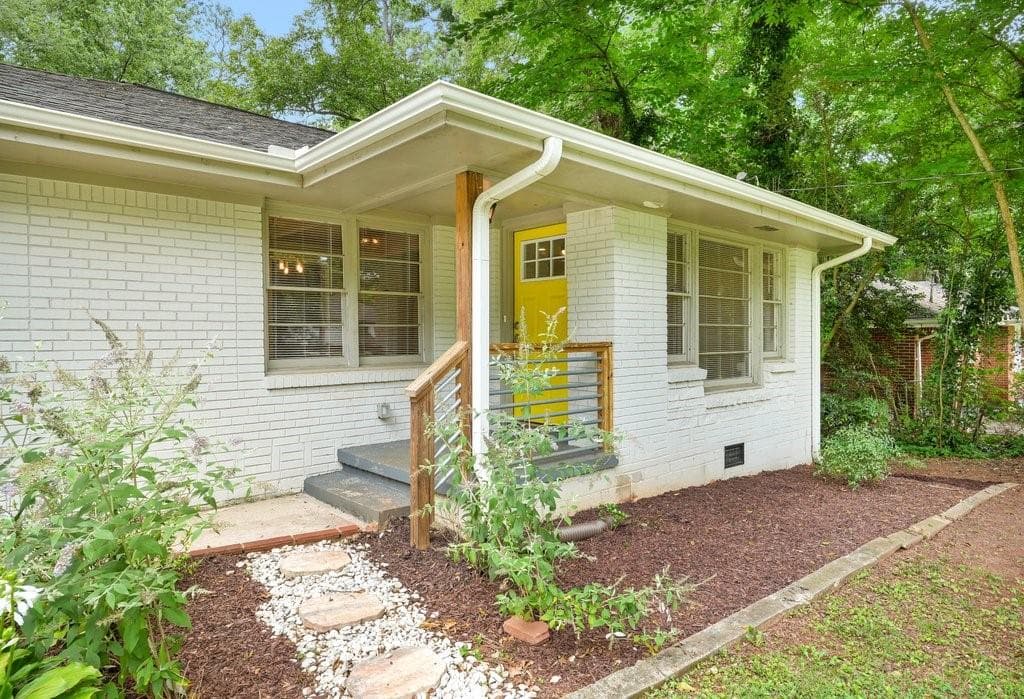 3 bedroom, 2 bathroom, 959 sq ft single family residence sold at 3417 Lark Lane, Decatur, GA 30032