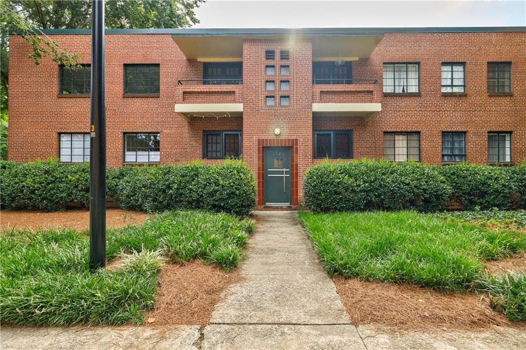 2 bedroom, 1 bathroom, 948 sq ft condominium sold at 1385 NORMANDY Drive 3, Atlanta, GA 30306