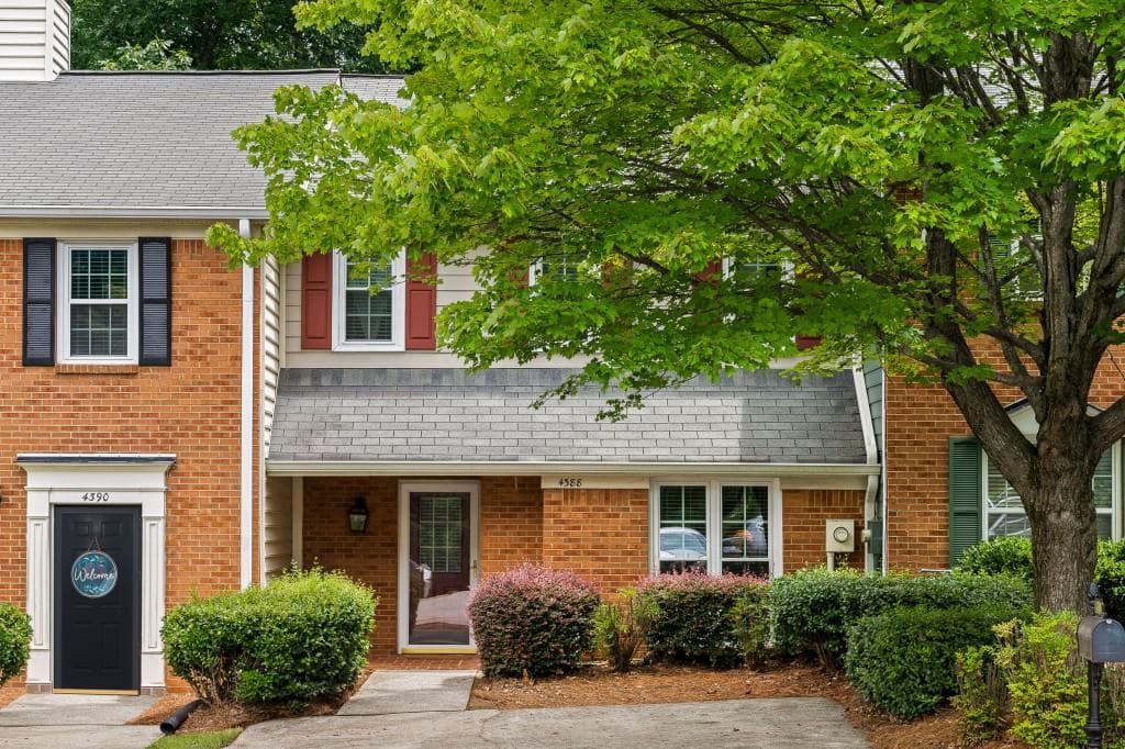 2 bedroom, 3 bathroom, 1,416 sq ft townhouse sold at 4388 Ivy Glen Way, Smyrna, GA 30082