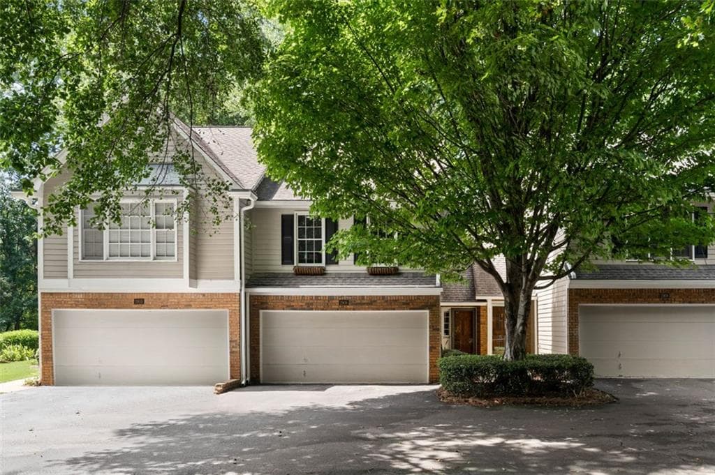 2 bedroom, 3 bathroom, 1,735 sq ft townhouse sold at 2908 Woodruff Drive, Smyrna, GA 30080