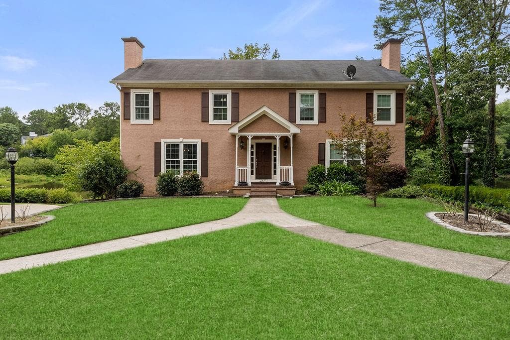 3 bedroom, 3 bathroom, 2,160 sq ft townhouse sold at 9075 Carroll Manor Drive, Sandy Springs, GA 30350