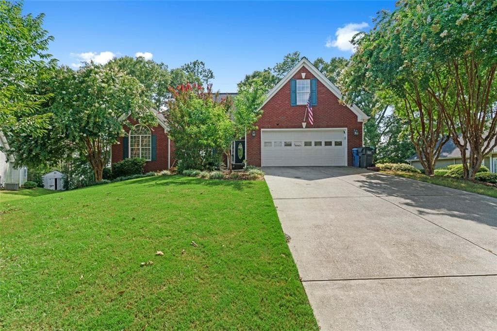 6 bedroom, 6 bathroom, 4,230 sq ft single family residence sold at 2985 MEADOW GATE Way, Loganville, GA 30052