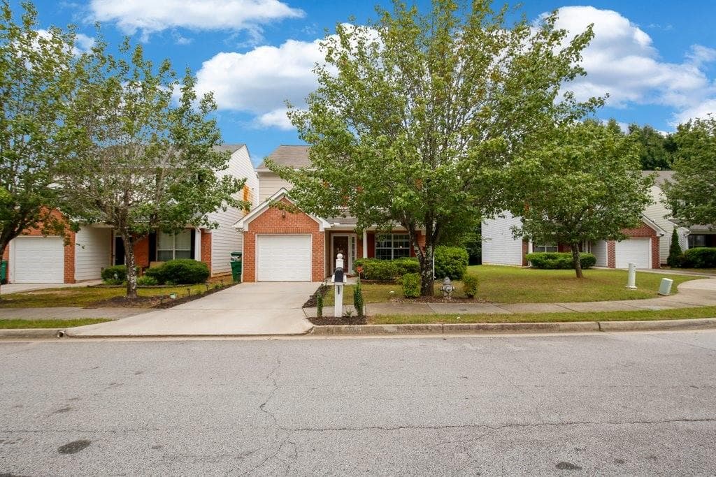 3 bedroom, 3 bathroom, 1,604 sq ft single family residence sold at 2358 Charleston Pointe, Atlanta, GA 30316