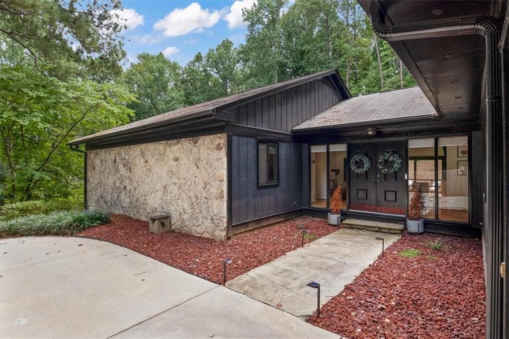 3 bedroom, 2 bathroom, 2,586 sq ft single family residence sold at 210 N Mill Court, Atlanta, GA 30328