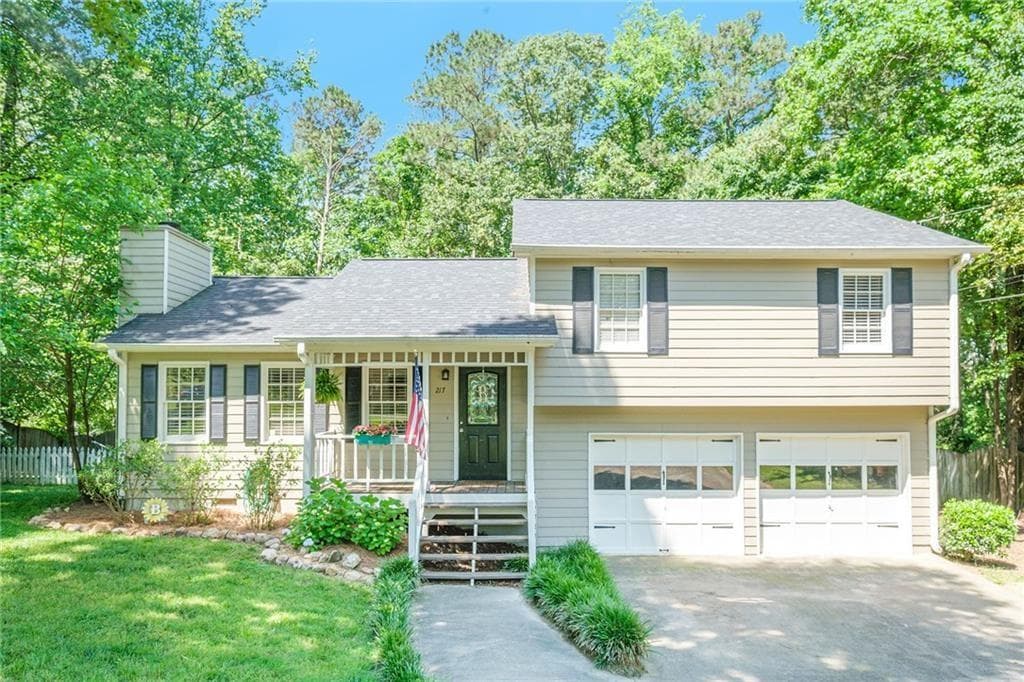 3 bedroom, 2 bathroom, 1,392 sq ft single family residence sold at 217 Cedar Mill Lane, Woodstock, GA 30189