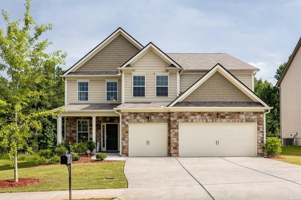 4 bedroom, 4 bathroom, 3,905 sq ft single family residence sold at 2876 Bluestone Drive, Atlanta, GA 30331