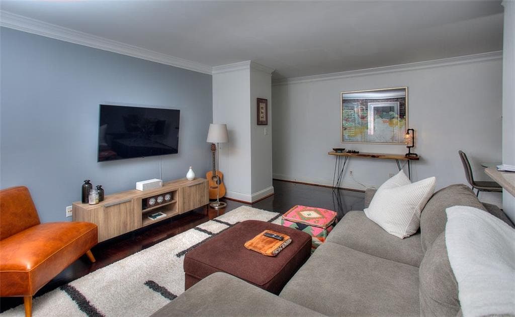 2 bedroom, 1 bathroom, 1,568 sq ft condominium sold at 25 SHERIDAN Drive #3, Atlanta, GA 30305
