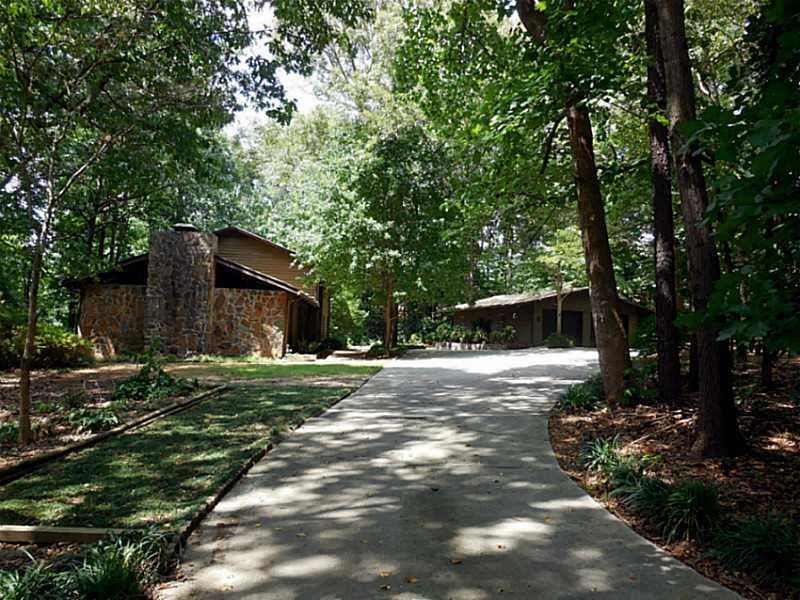 3 bedroom, 3,010 sq ft single family residence sold at 865 Lawrenceville Highway, Lawrenceville, GA 30046