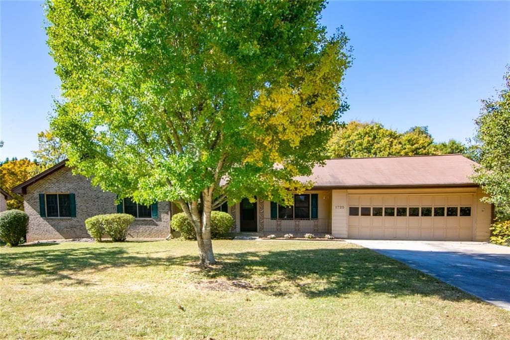 3 bedroom, 3 bathroom, 1,717 sq ft single family residence sold at 1725 Norton Estates Drive, Snellville, GA 30078