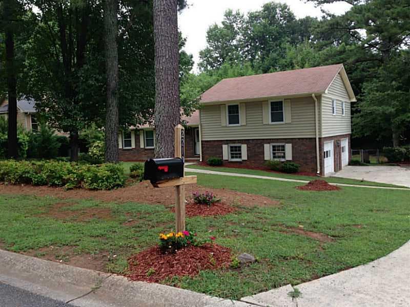 4 bedroom, 2,245 sq ft single family residence sold at 2210 Spalding Drive, Marietta, GA 30062