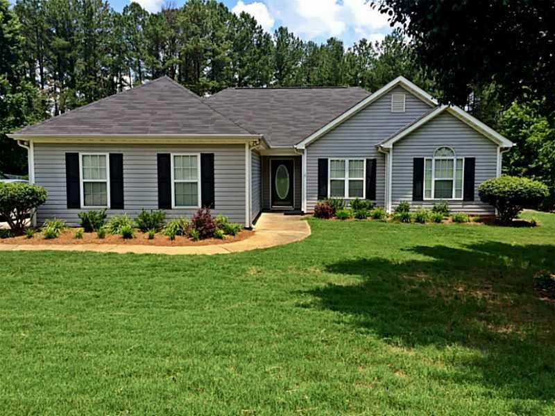 139 Paces Landing Drive, Newnan, GA 30263 — most recent listing photo