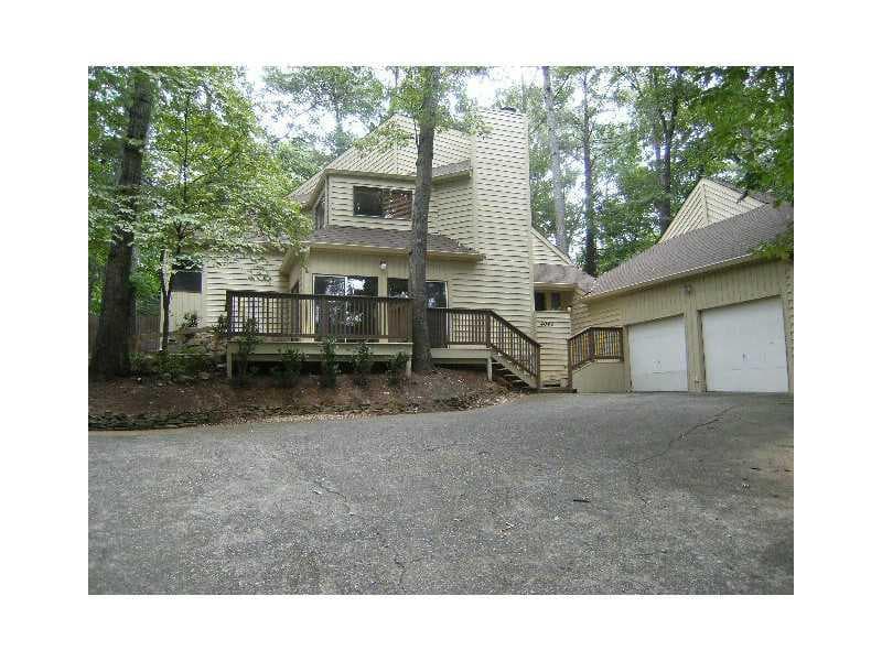 3 bedroom, 2,231 sq ft single family residence sold at 4040 LOCH HIGHLAND Pass, Roswell, GA 30075